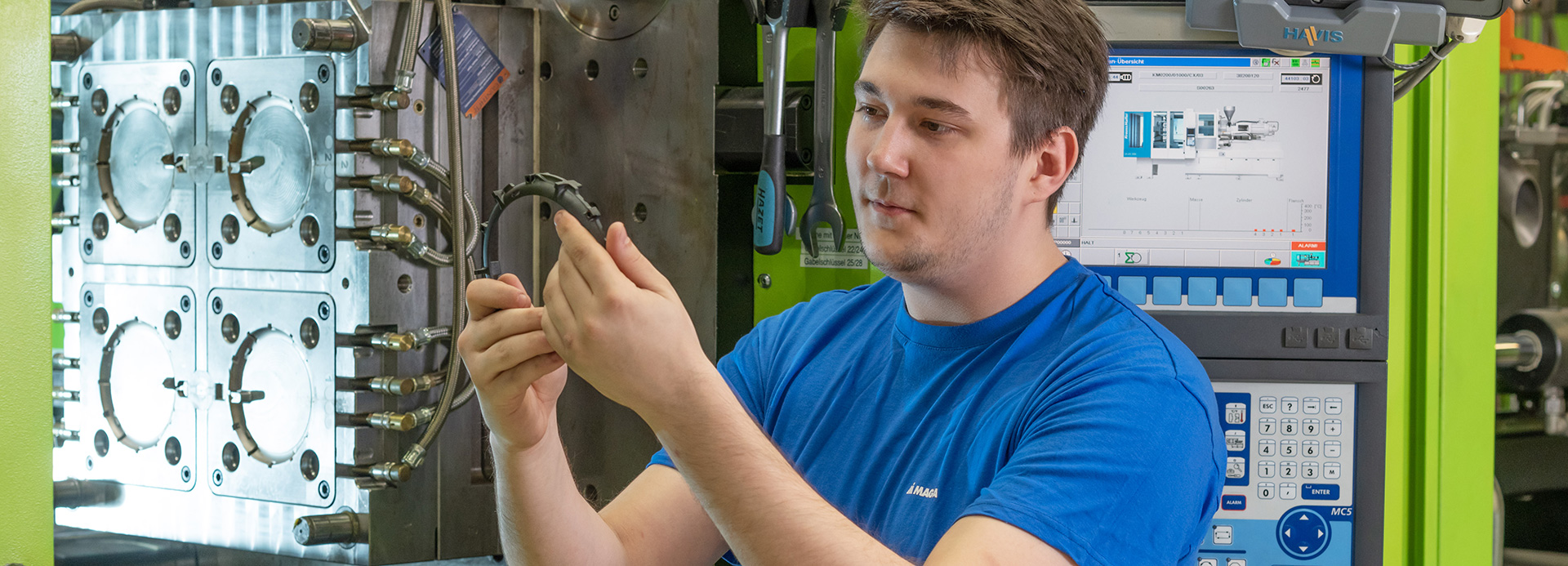 Lehrling der Kunststofftechnik